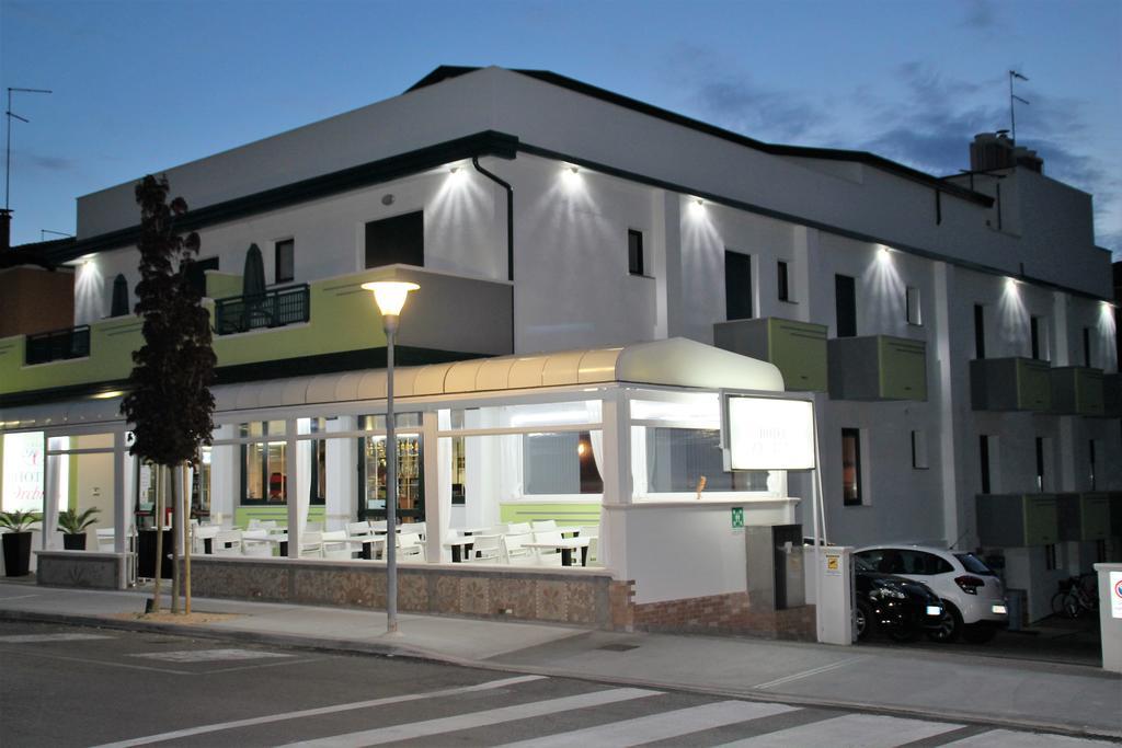 Hotel Orchidea Линьяно-Саббьядоро Экстерьер фото